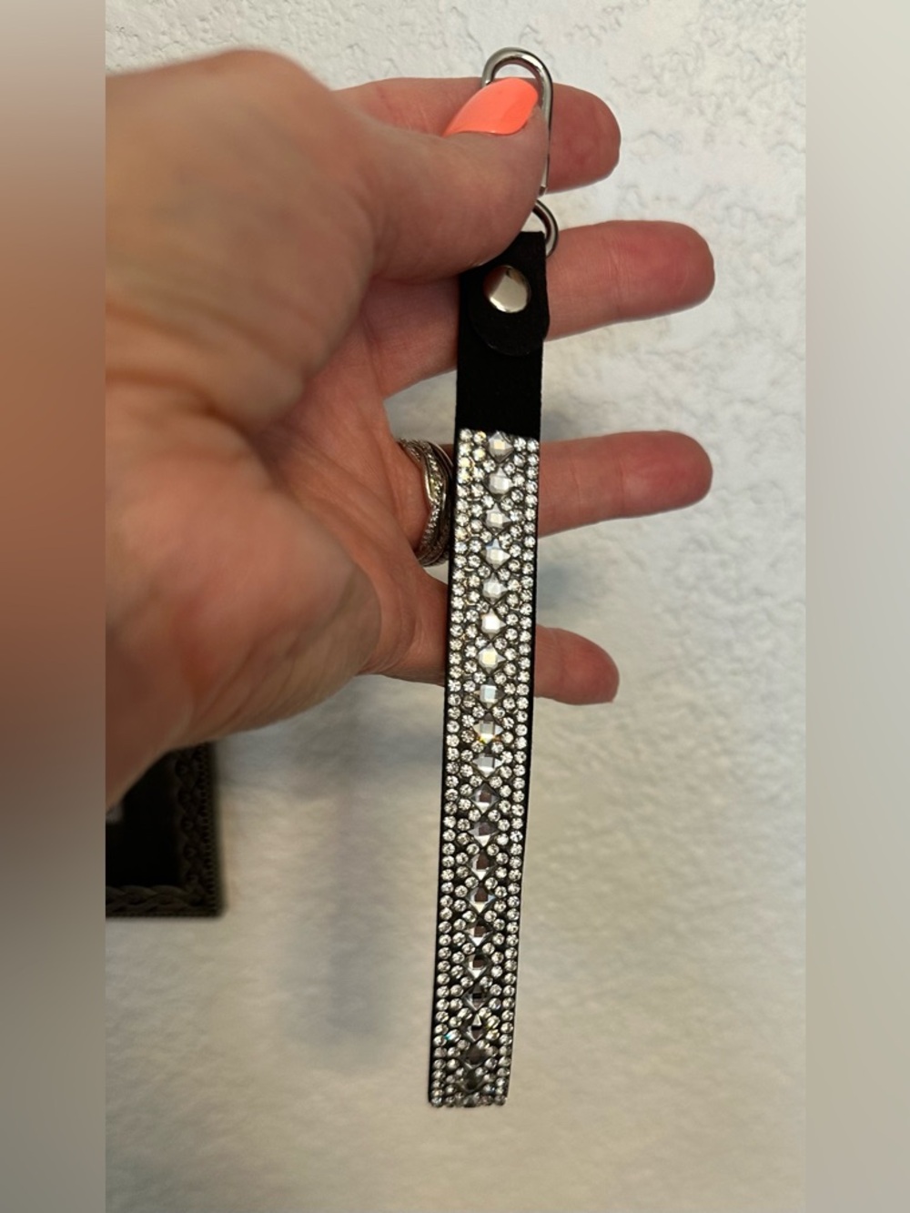 NWOT! Jacqueline Kent Crystal Embellished Black Wristlet Keychain - Picture 4 of 5